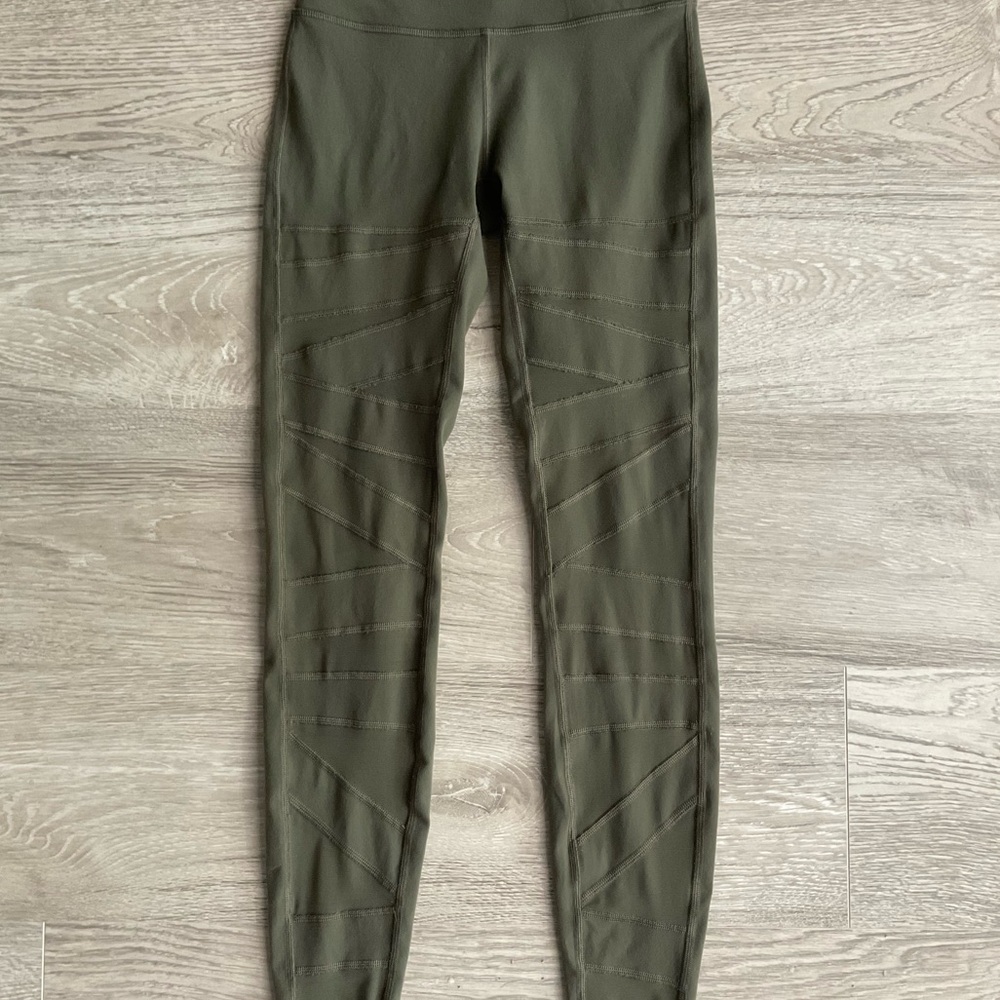 Lululemon mesh panel leggings - Picture 4 of 9